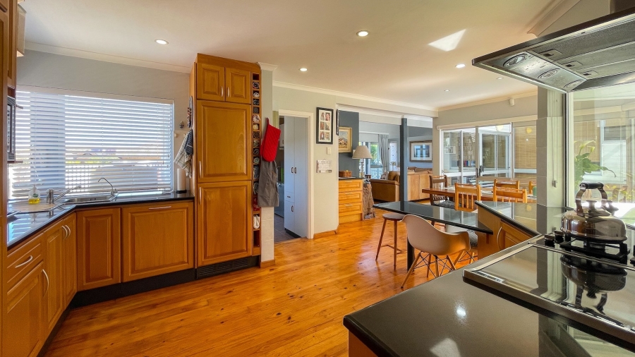 5 Bedroom Property for Sale in Hersham Western Cape
